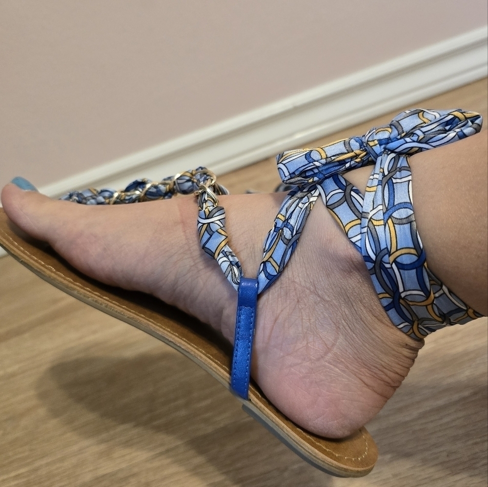 🌈 Chain Print Zigi Soho Ankle Wrap Sandals Flats Size 7.5 - Picture 2 of 11